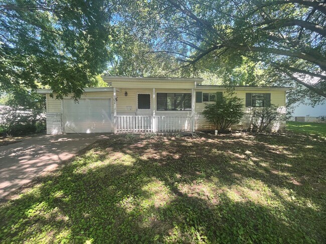 Foto del edificio - 902 S Prince Ln