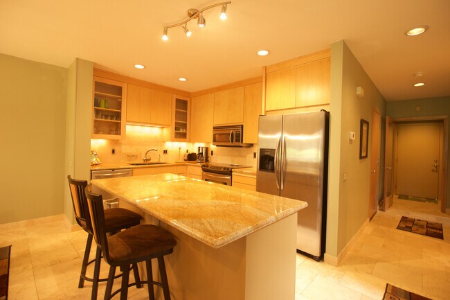 Foto del edificio - Furnished Seasonal Rental Through April 20...