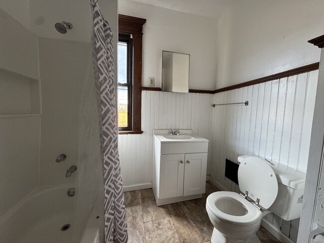 Building Photo - 124 Fayette St