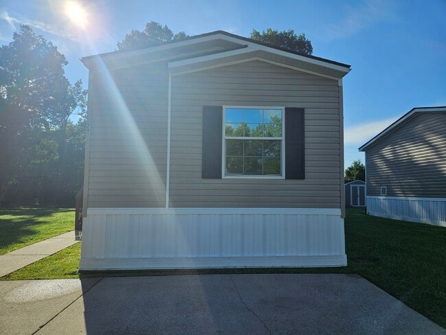 Building Photo - 79 Lynnwood Cir