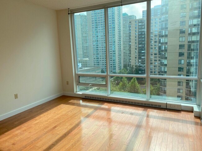 Building Photo - 20 Newport Pkwy