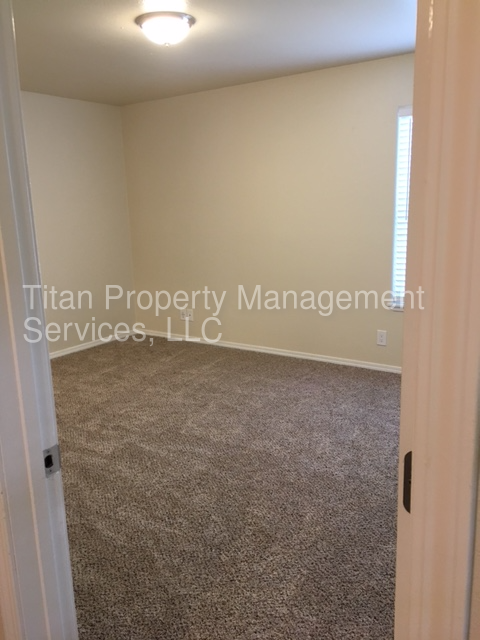 Building Photo - 1380 Quince St