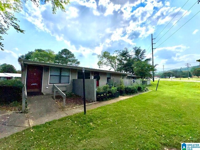 Building Photo - 1700 Greenbrier Dear Rd