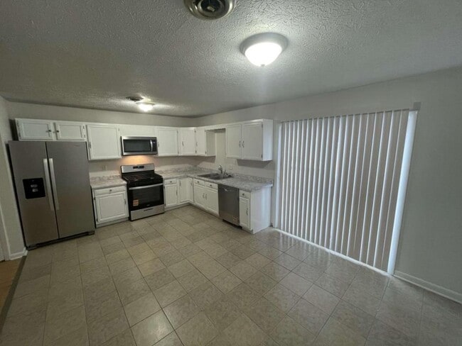 Foto del edificio - 121 Scenic Pk Pl