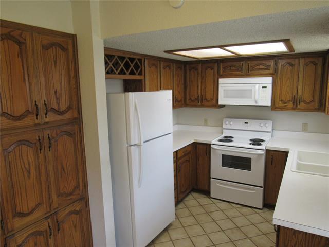 Building Photo - 749 Alice Ln