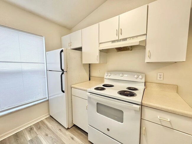 Building Photo - 3228 Courtney Dr