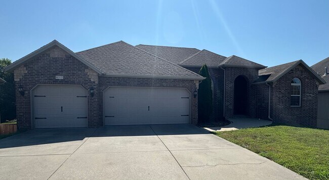Foto del edificio - 5 Bedroom | 3 Bathroom | 3 Car Garage | Wa...