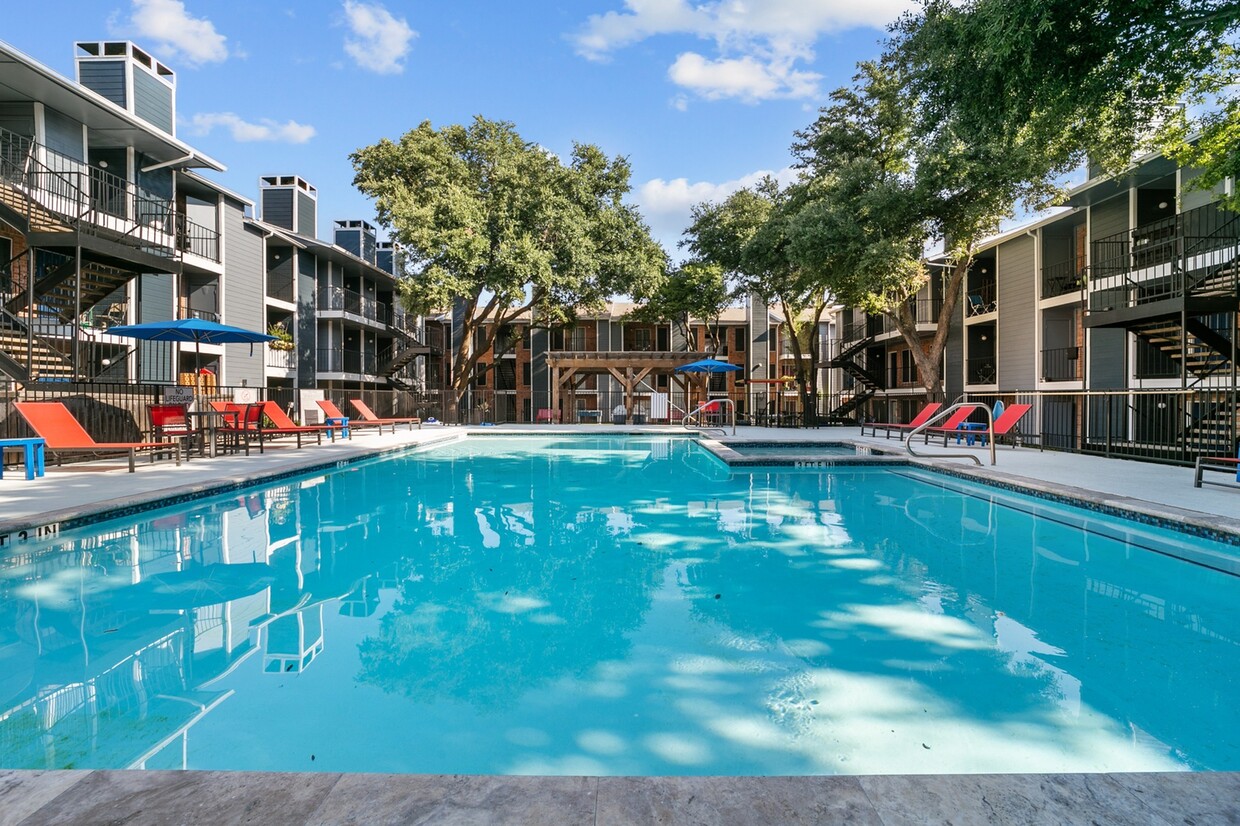 The Landing At McCallum - Alquileres En Dallas, TX | Apartamentos.com