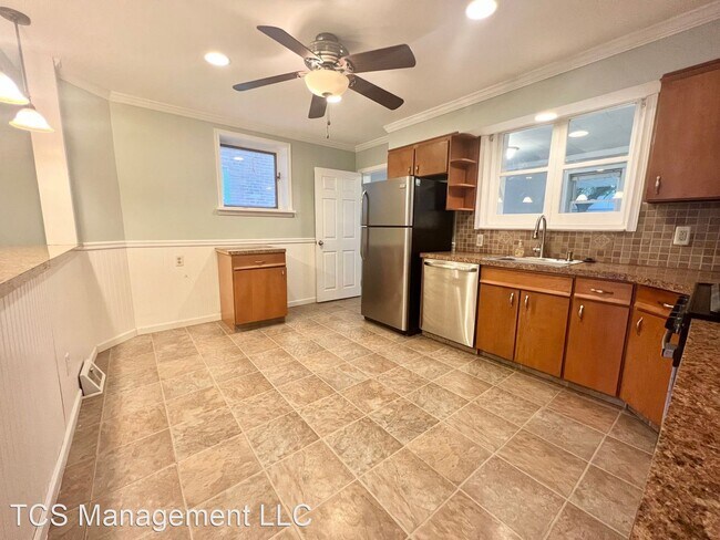 Building Photo - 3 br, 1.5 bath House - 482 Paoli Avenue