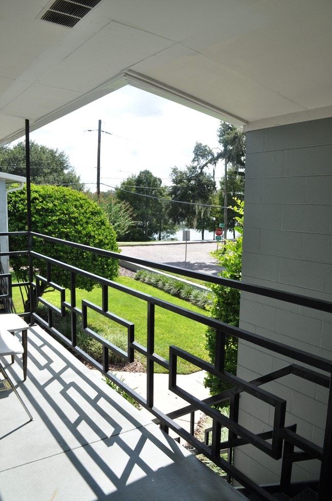 Balcony - Lake Cherokee Flats