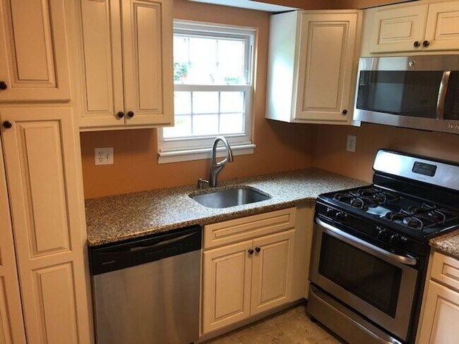Foto del edificio - 2 bedroom Condo For Rent 19027 Elkins Park
