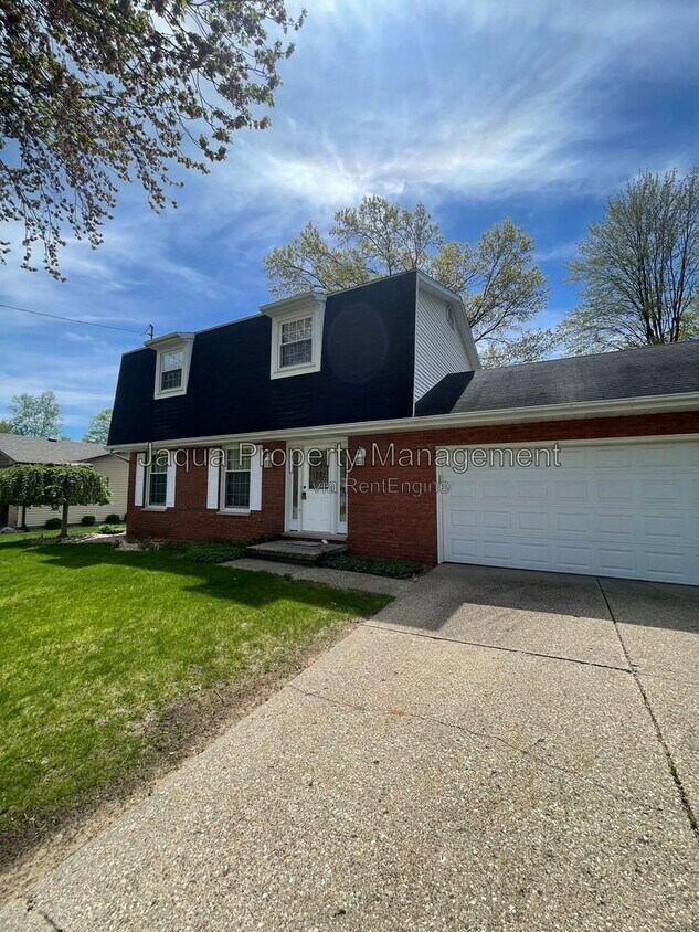 Primary Photo - 2383 Quincy Ave