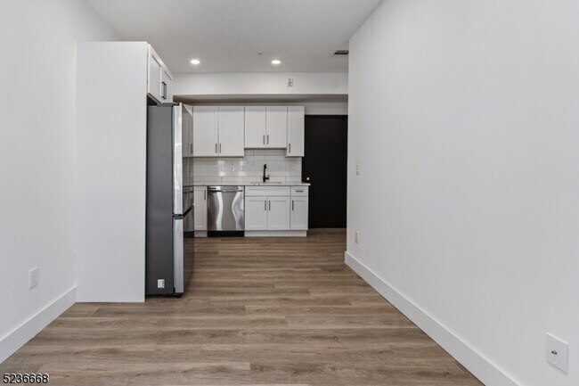 Building Photo - 189 Dayton Ave