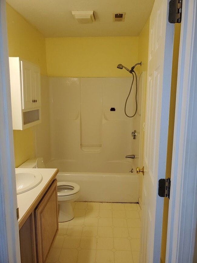 Building Photo - Warm and Inviting Marlborough Single Family Rental Opportunity