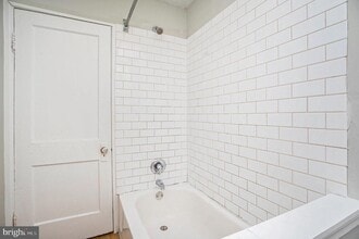 Building Photo - 404 E Jefferson St