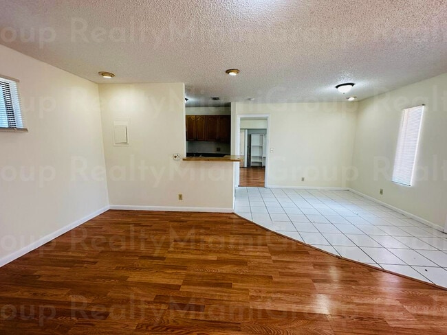 Building Photo - 26 Crossings Cir