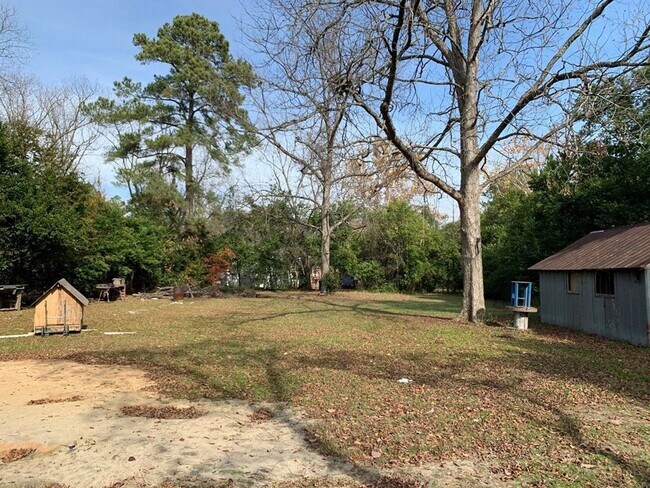 Foto del edificio - 2 bedroom, 1 bathroom cottage with large b...