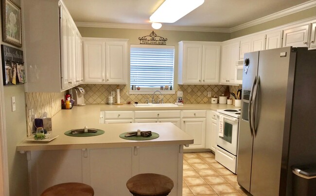 Foto del edificio - 4015 Stonebrook Ln