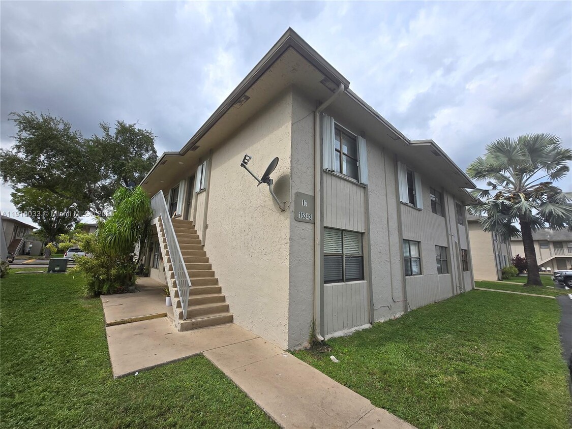 Foto principal - 15342 SW 72nd St