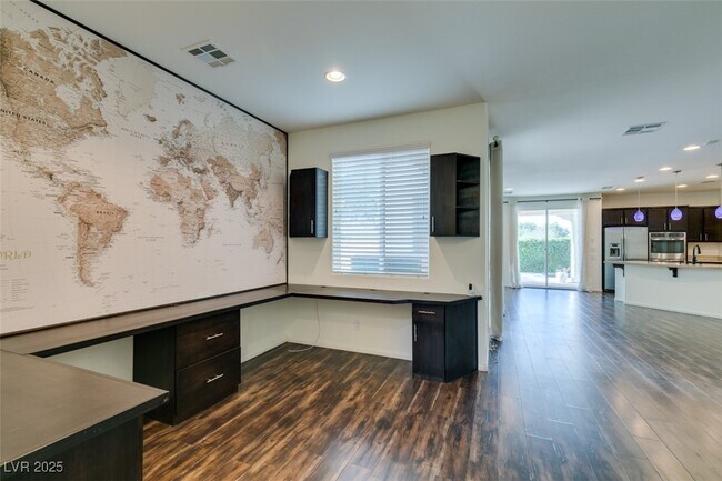 Foto del edificio - 8039 Kemblefield Ave