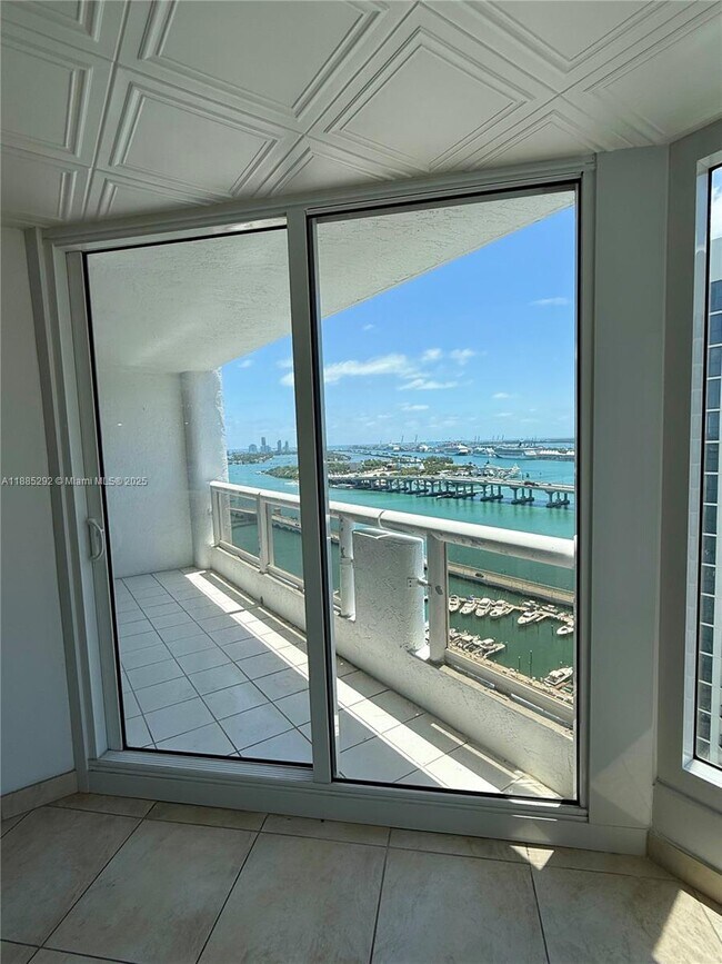 Foto del edificio - 1717 N Bayshore Dr