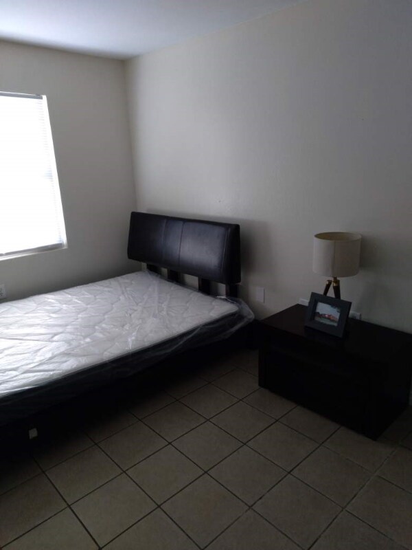 Building Photo - 3300 Garden Oaks Dr