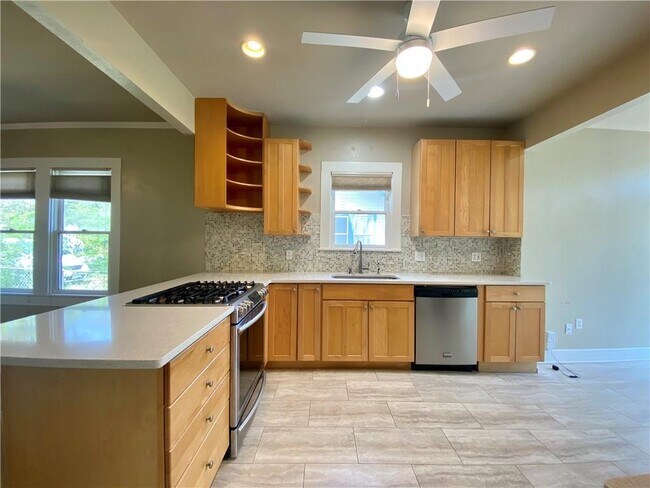 Building Photo - 4707 Avenue H