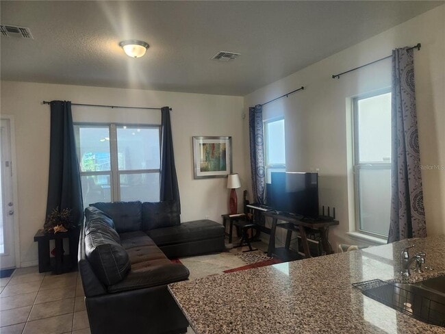 Building Photo - 12609 Salomon Cove Dr