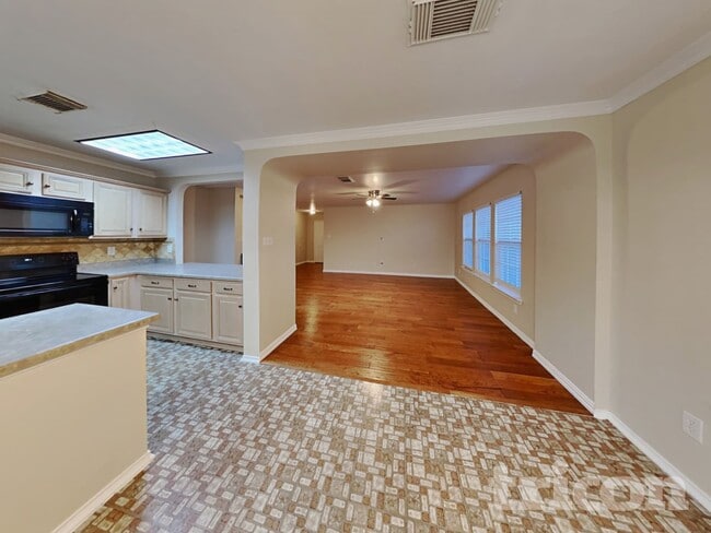 Building Photo - 522 Tres Caminos