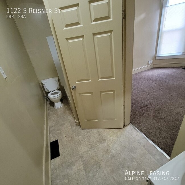 Building Photo - Southwest 5BR/2BA Home w/2-Car Garage!