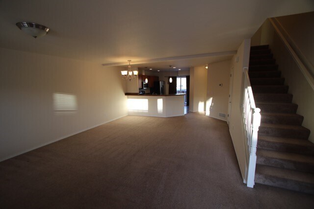 Foto del edificio - 3 Bedroom Condo close to JBER w/ Fenced Backyard!