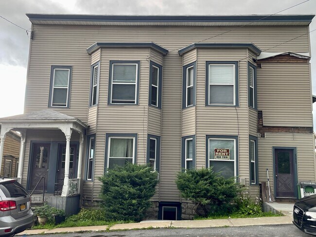 Building Photo - 109 N Main St