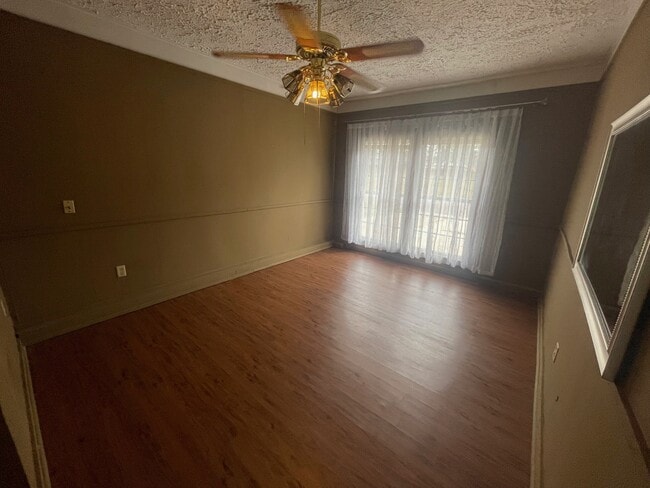 Building Photo - 3614 SW Cerro Vista St