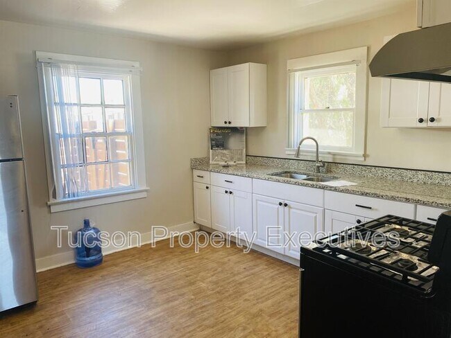 Foto del edificio - 2632 N Stone Ave