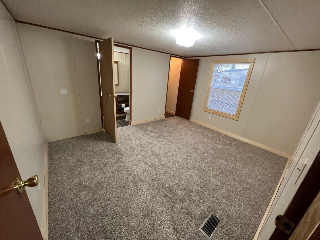 Foto principal - 3 Bedroom 2 Bath Newly Remodeled Mobile Ho...