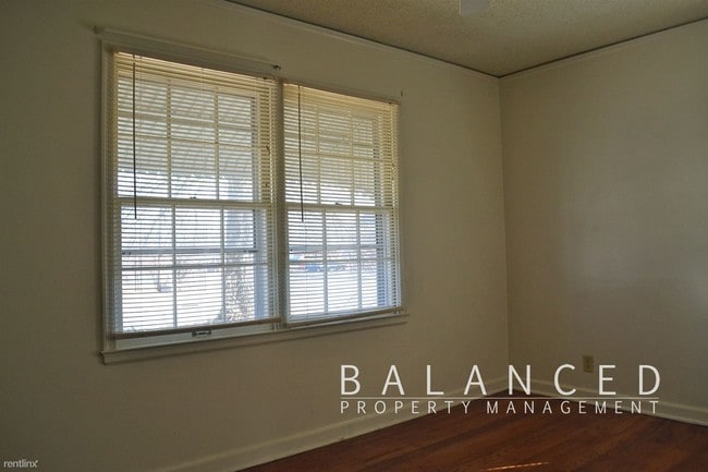 Building Photo - 2 br, 1 bath House - 2041 SW High Ave