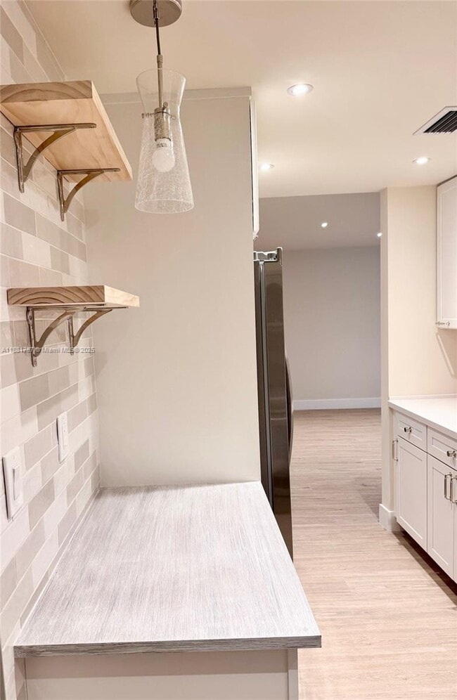 Foto del edificio - 90 Edgewater Dr