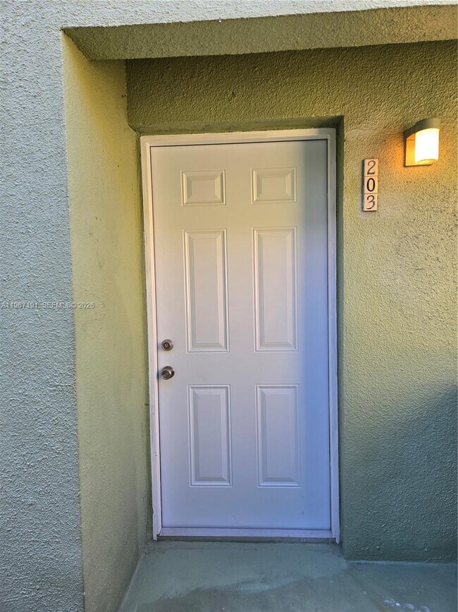 Foto del edificio - 11011 NW 7th St
