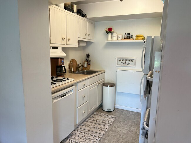 Kitchen - 10416 Rockville Pike