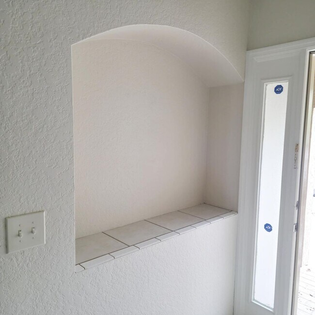 Foto del edificio - Clean & Bright 2 Bed / 2 Bath