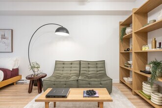 Building Photo - Kira