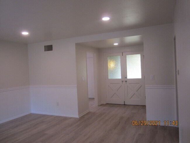 Building Photo - 4 br, 2 bath House - 430 GLENHILL DR