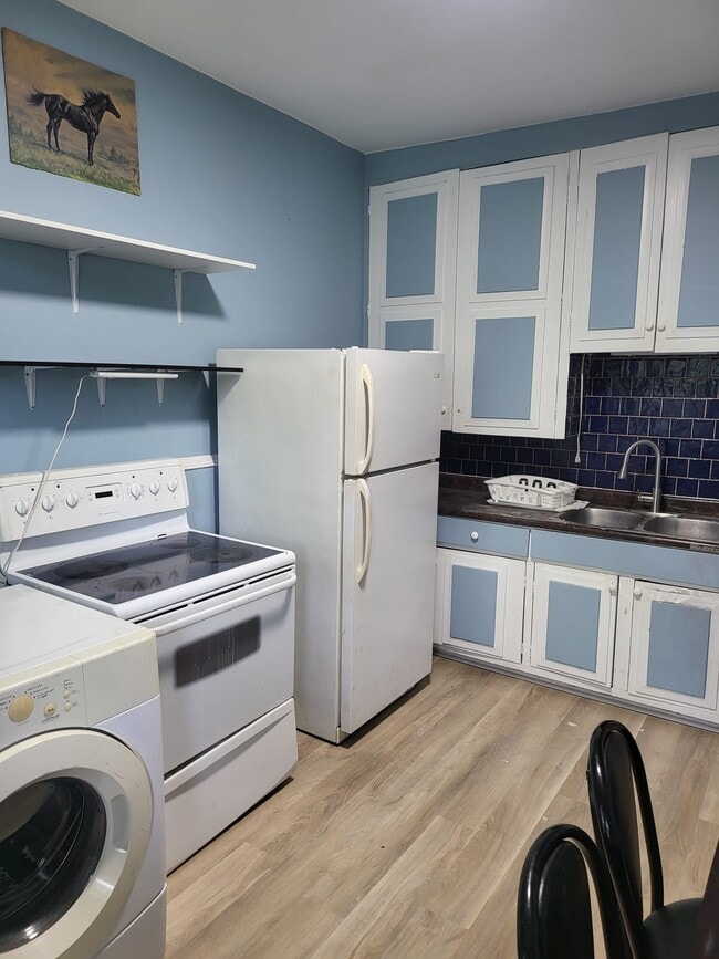 Building Photo - 4055 Rue Cartier