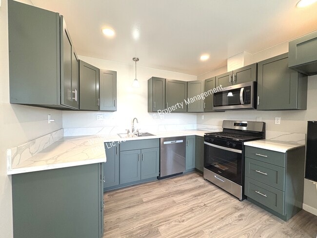 Building Photo - 4461 Cedar St