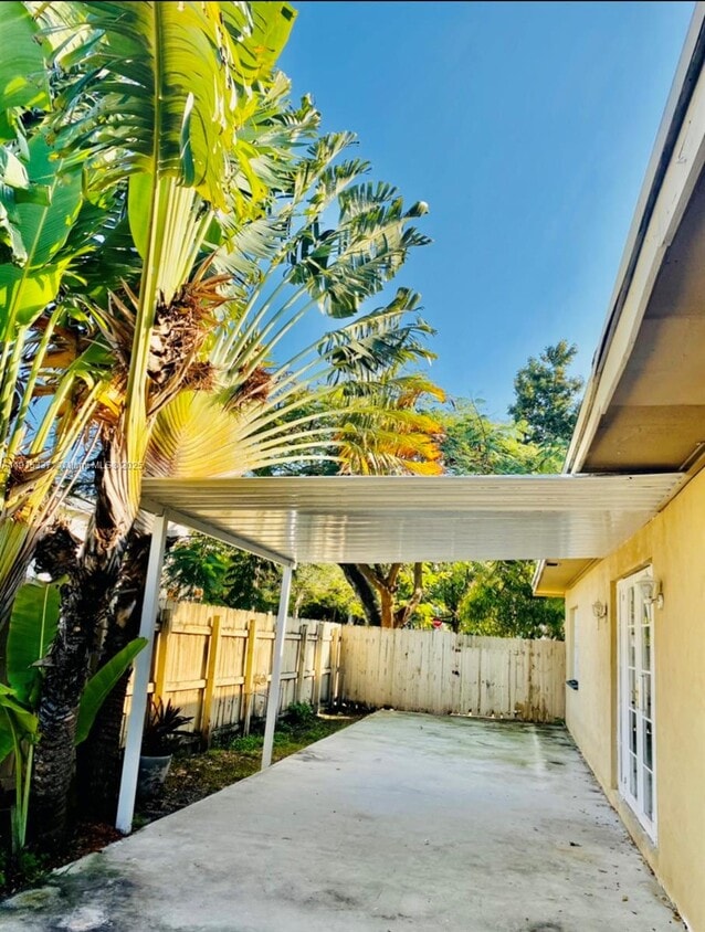 Primary Photo - 2402 NW 42nd St