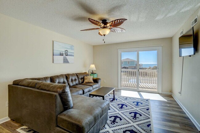 Building Photo - 237 Sea Shore Dr