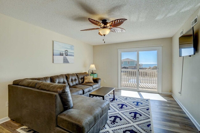 Building Photo - 237 Sea Shore Dr