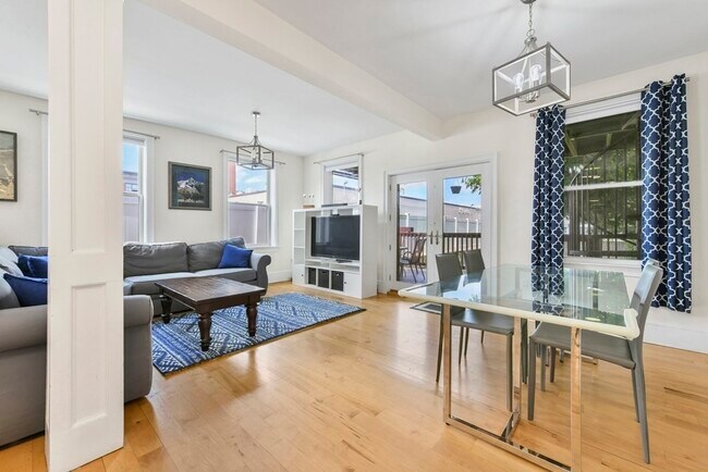 Foto del edificio - 714 E 4th St