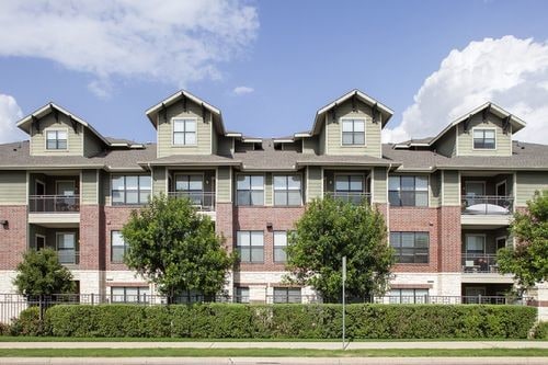 Building Photo - 9725 N Lake Creek Pkwy