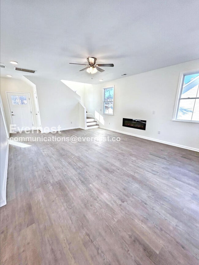 Foto del edificio - 1372 Robins Nest Drive